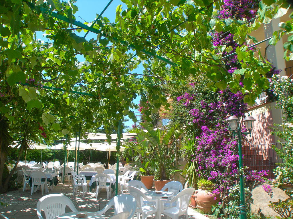 Domus De Janas Sul Mare Hotel Bari Sardo Exterior photo